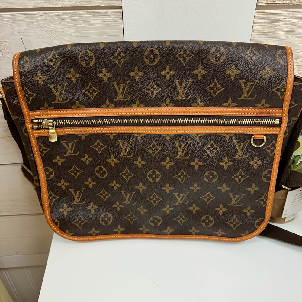 Louis Vuitton Monogram Bosphore GM Messenger Bag - Picture 7 of 13